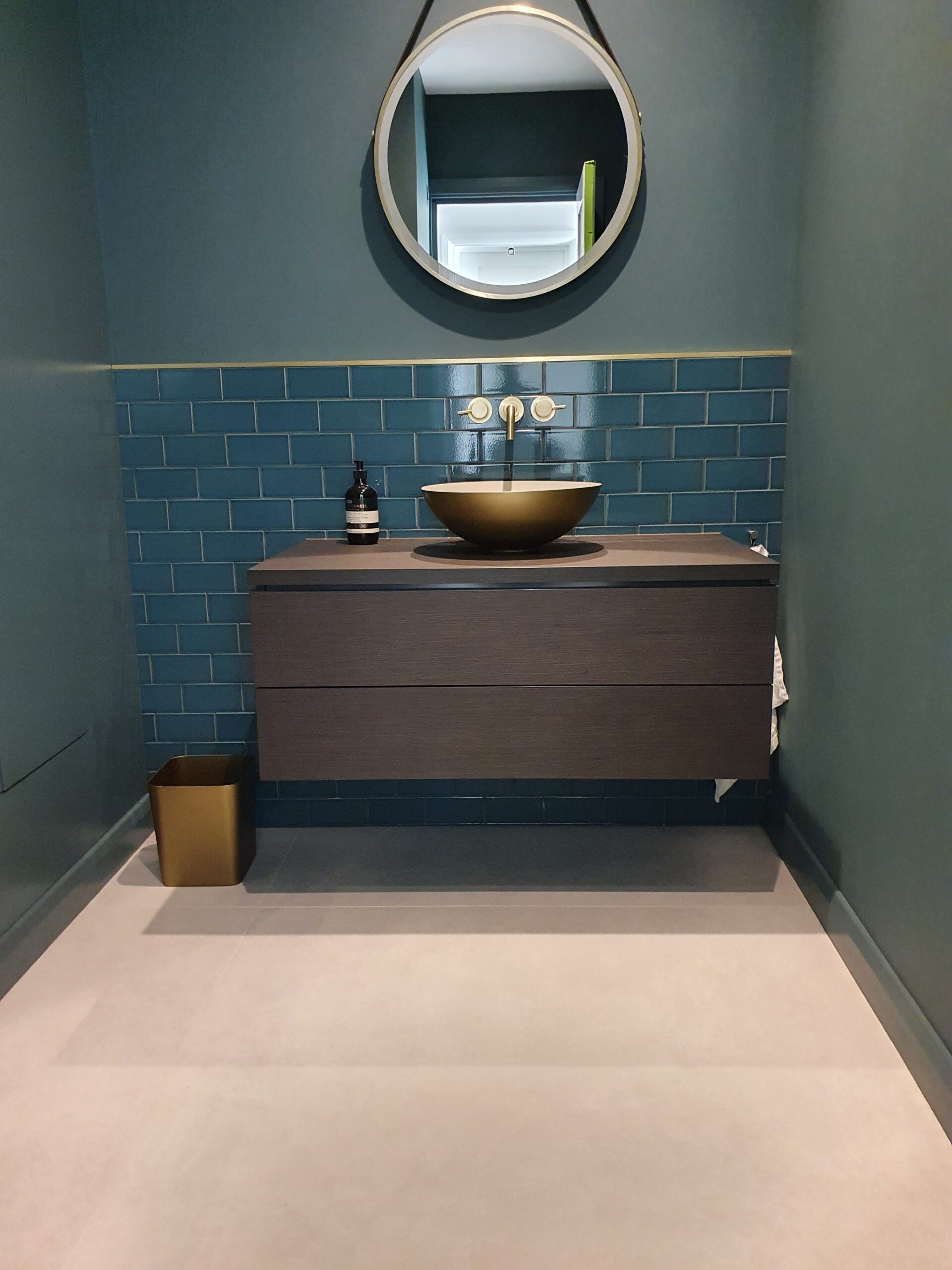 Cloakroom tiling
